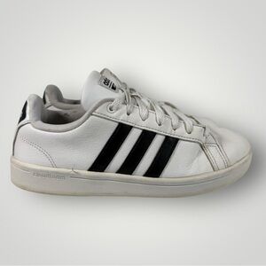 Women’s Adidas Cloudfoam Advantage size 7